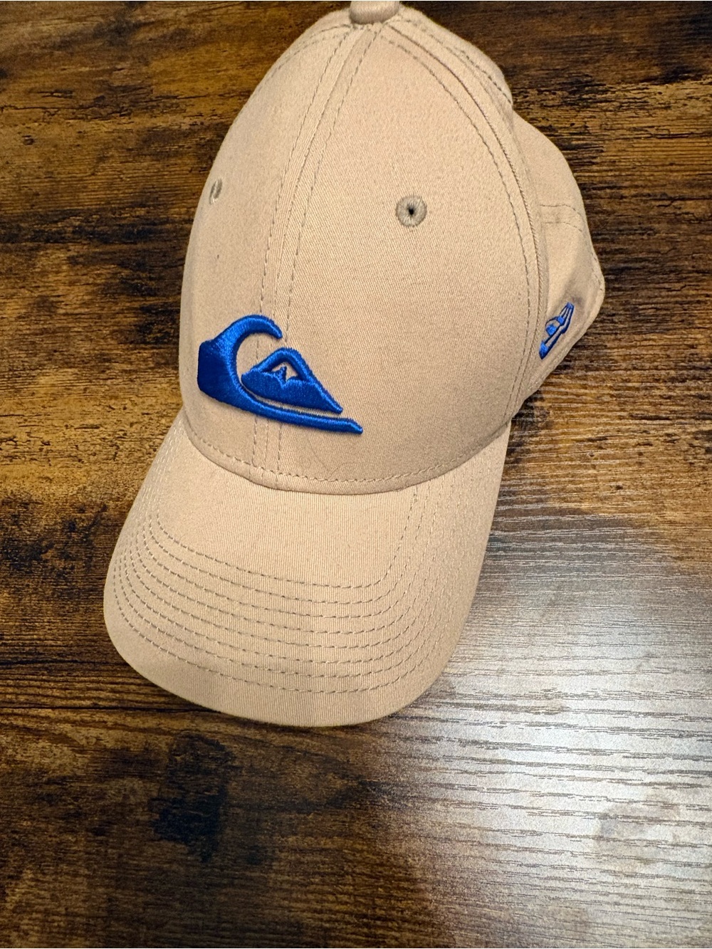 Men’s Quiksilver Tan Baseball Cap with Blue Logo - New Era fitted